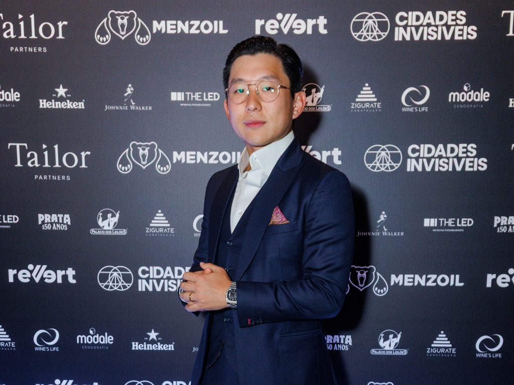 Pyong Lee