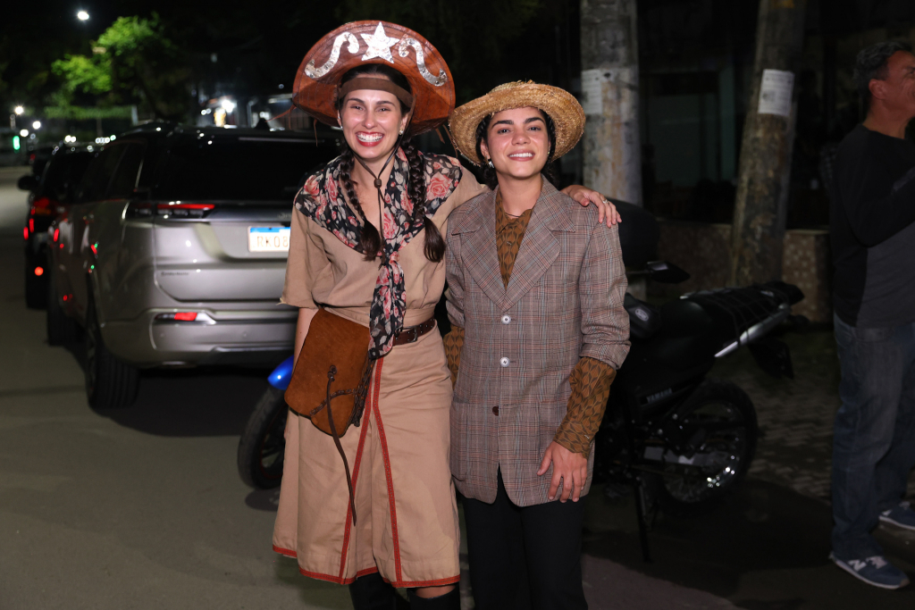 Raíssa Xavier E Samantha Jones 3