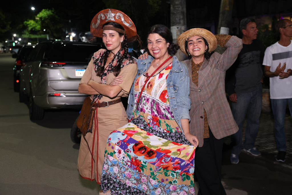 Raíssa Xavier, Fabiana Karla E Samantha Jones 2