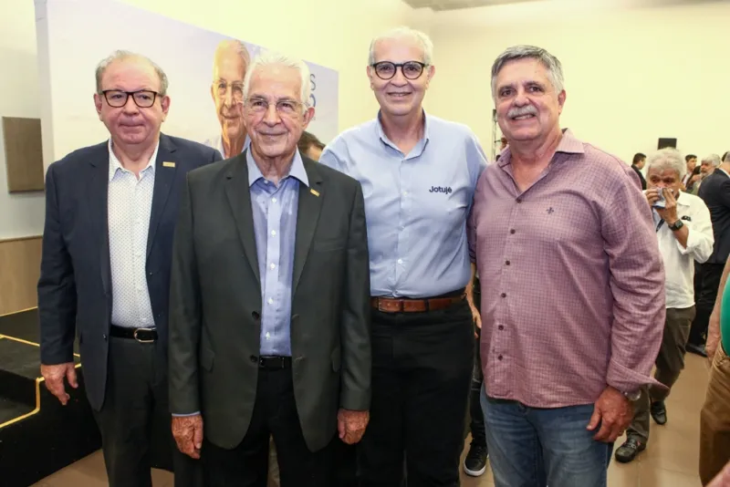 Legado empresarial - Setor produtivo prestigia lançamento do livro de Carlos Prado na PEC Brasil