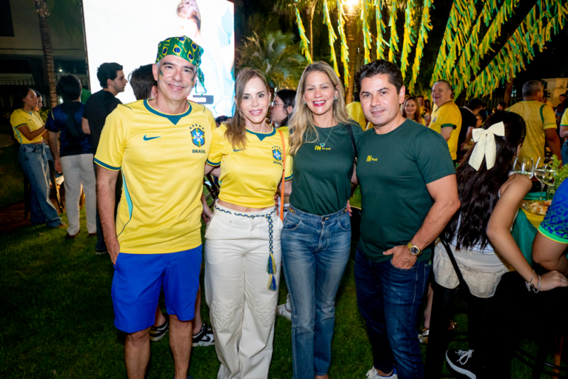 Sandra Arraes e Rocha Neto recebem amigos para noite de futebol e confraternização