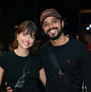 Agatha Moreira, Rodrigo Simas e celebridades acompanham fim de semana de shows no Village Superbet