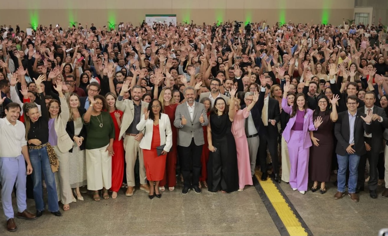 Elmano de Freitas efetiva primeiro concurso da Seas com posse de 494 socioeducadores