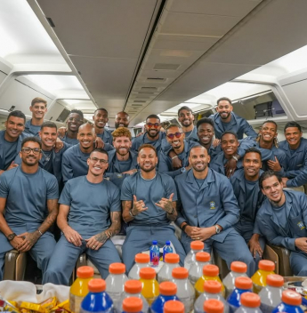 Seleção Brasileira embarca para a Copa do Mundo com uniforme assinado por Ricardo Almeida