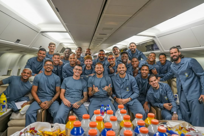 Seleção Brasileira embarca para a Copa do Mundo com uniforme assinado por Ricardo Almeida