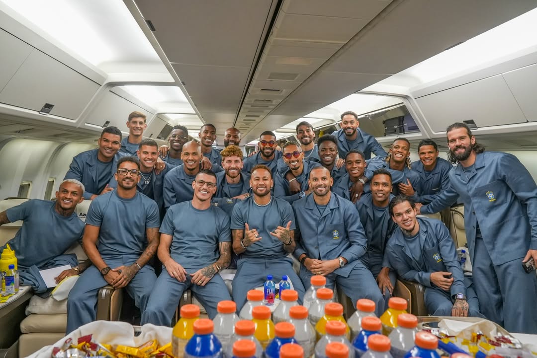 Seleção Brasileira embarca para a Copa do Mundo com uniforme assinado por Ricardo Almeida