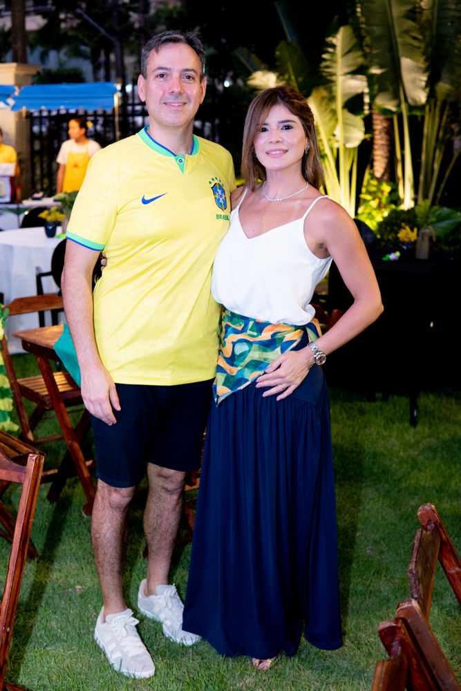 Sérgio Miranda E Roberta Vasquez
