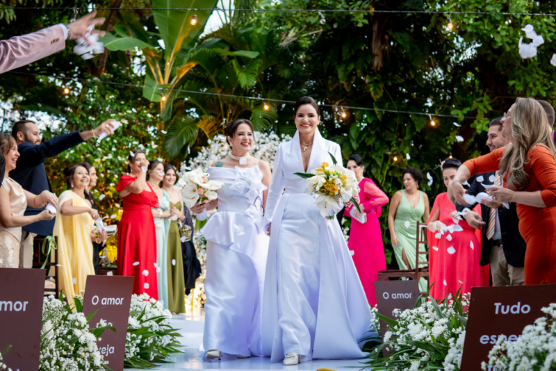 O amor como protagonista: Roberta Farias e Simone Ribeiro celebram união em Fortaleza