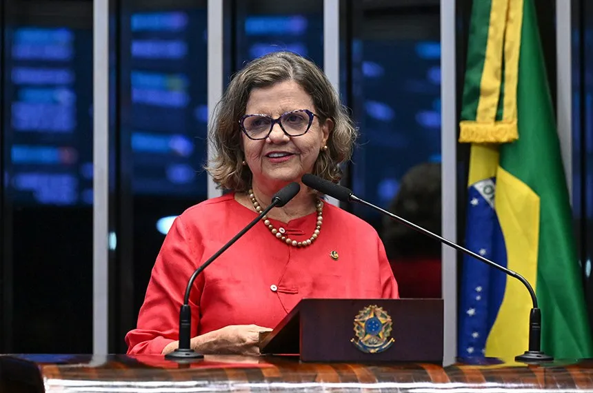 Primeira mulher na função, Teresa Leitão assume liderança do governo no Senado