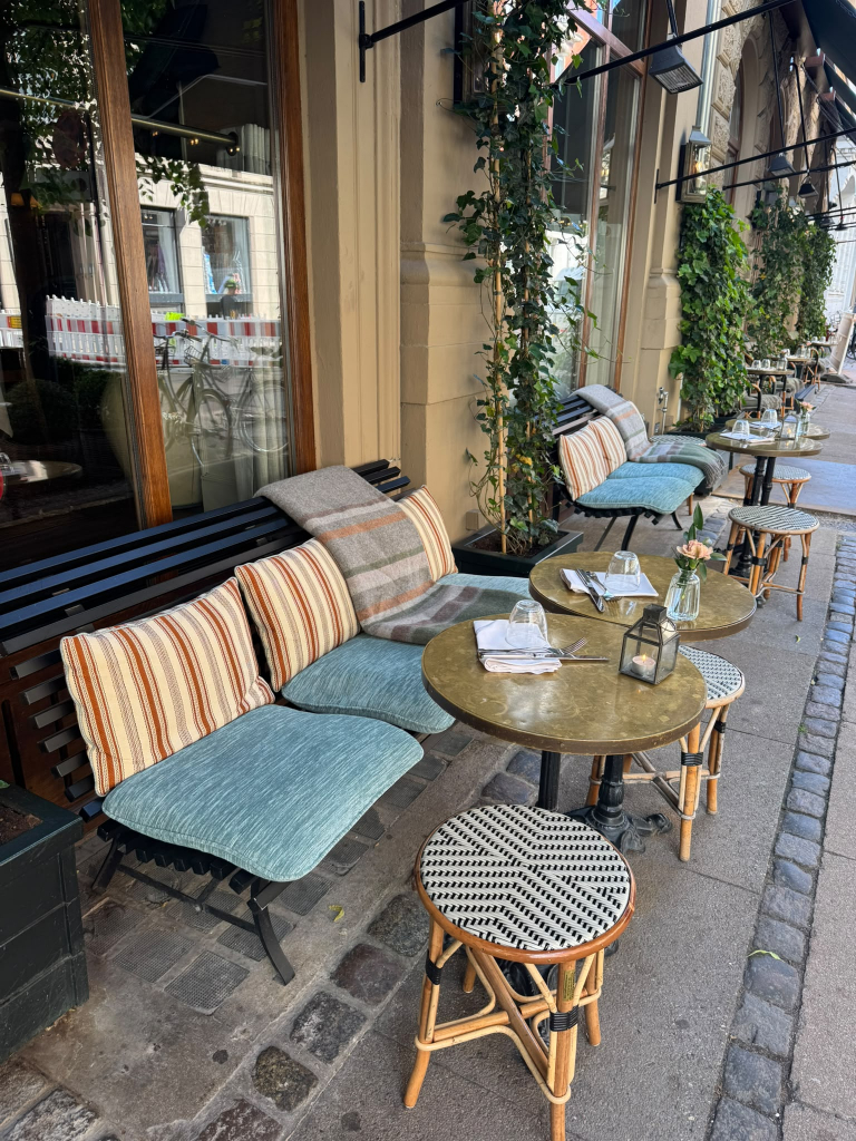 Victor Restaurant