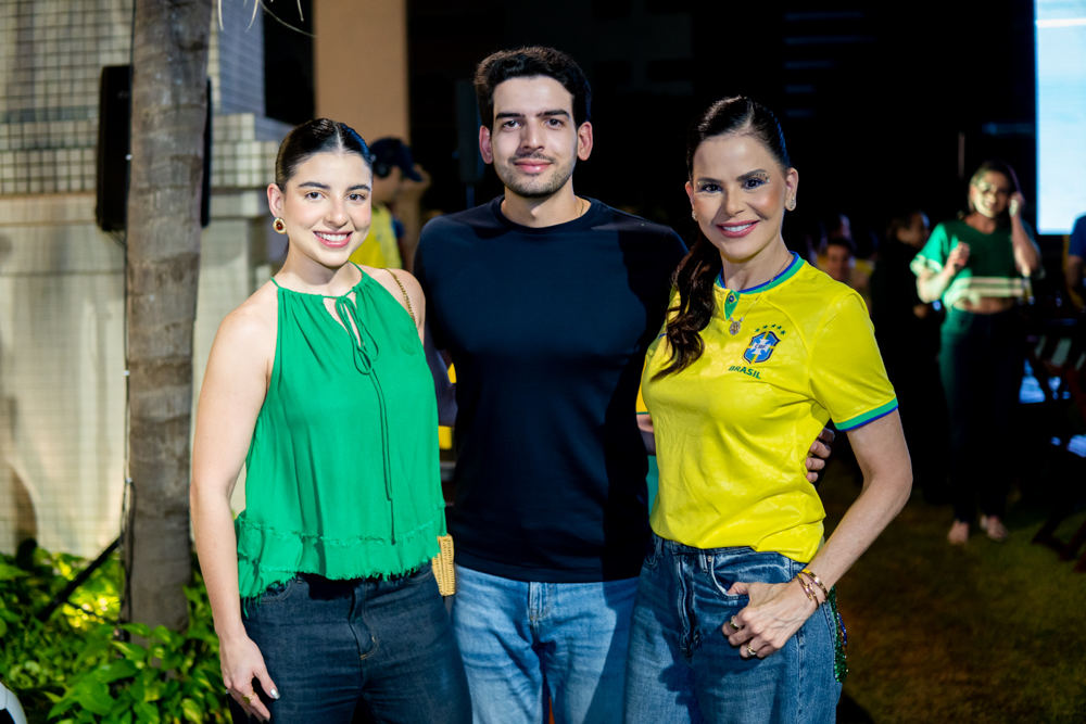 Victoria E Davi Melo, E Valéria Costa