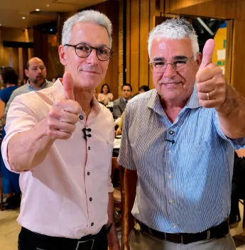 Eduardo Girão deixa disputa pelo Governo do Ceará e esvazia alternativa defendida por Michelle contra a aliança com Ciro
