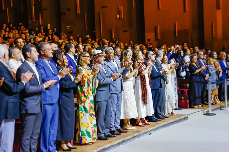 Palco histórico - Teatro Castro Alves volta à cena em noite de prestígio e celebração da cultura