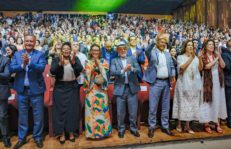 Autoridades Presentes Na Reabertura Do Teatro Castro Alves (2)