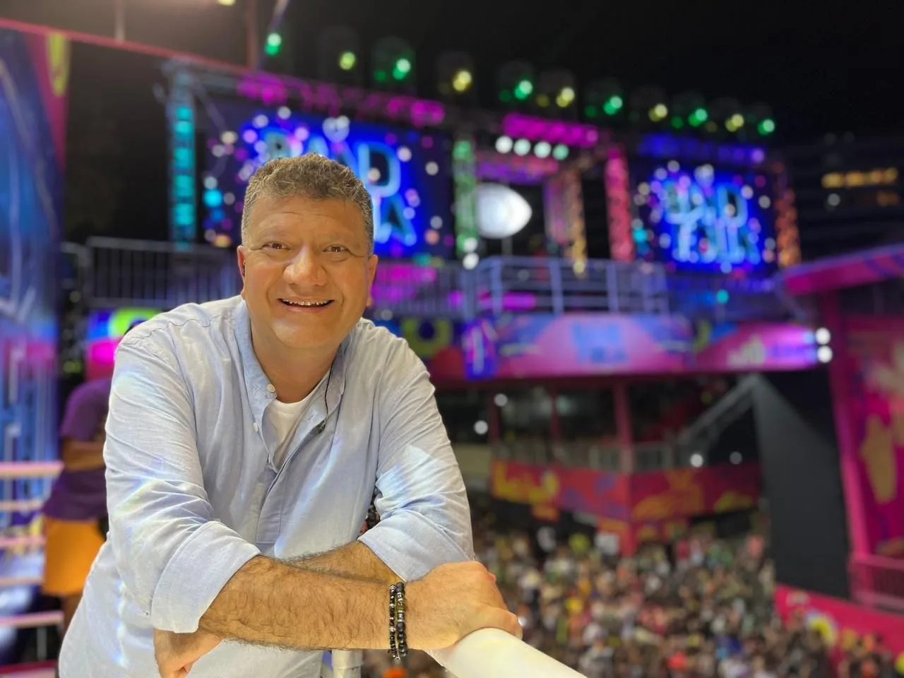 Fortal leva a experiência do corredor da folia ao YouTube com Betinho no comando da transmissão oficial