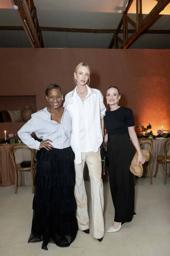 Carol Trentini, Vania Goy E Paola Deodoro