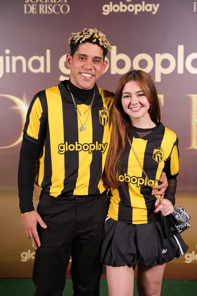 Cauê Campos E Klara Castanho
