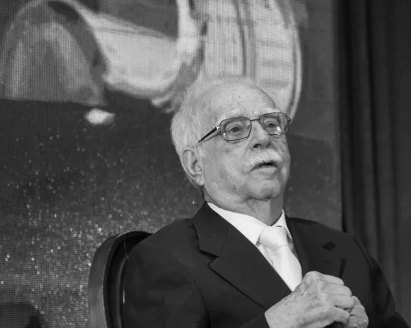 Morre Cid Sabóia de Carvalho, uma das grandes vozes da comunicação e da vida pública do Ceará