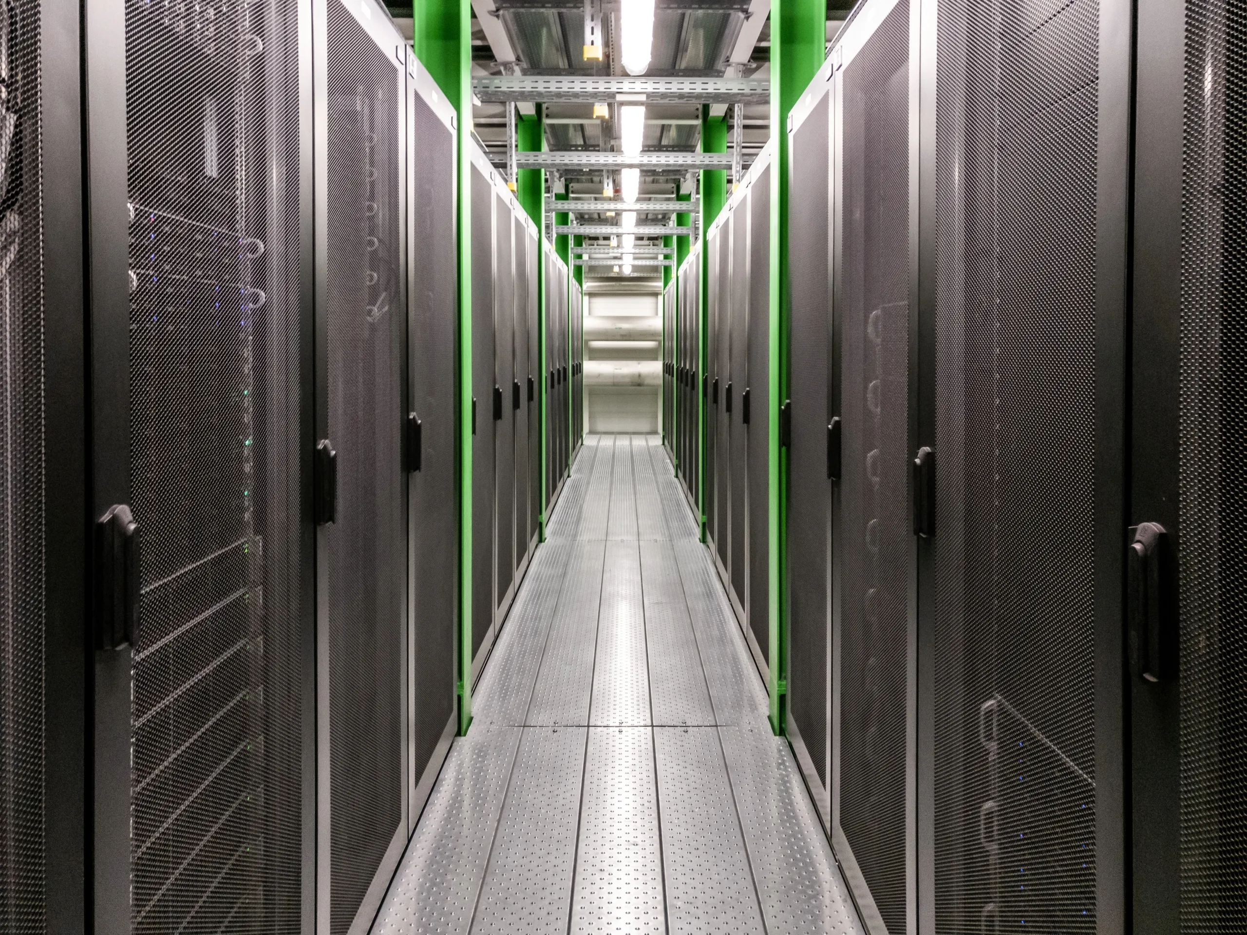 Data centers devem impulsionar avanço da inteligência artificial na América Latina, aponta Moody’s