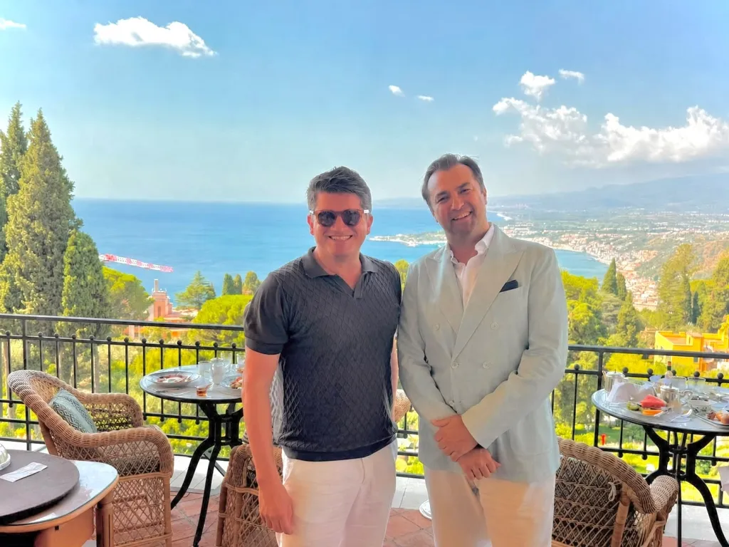 David Moura Do Carmo Com Massimiliano Puglisi, Diretor Geral Do Grand Hotel Timeo, A Belmond Hotel, Em Taormina