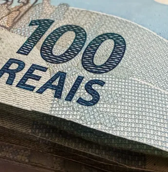 Dívida pública do Brasil deve atingir 100% do PIB em 2027, projeta FMI