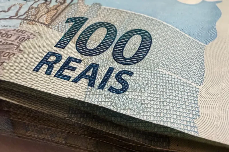 Dívida pública do Brasil deve atingir 100% do PIB em 2027, projeta FMI