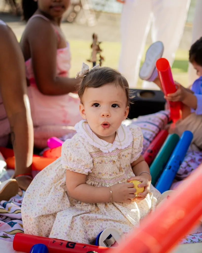 Filha De Maria Victória Salomão E Eugênio Carvalho Jr., Leona Ganhou Uma Festa Encantadora Com O (6)
