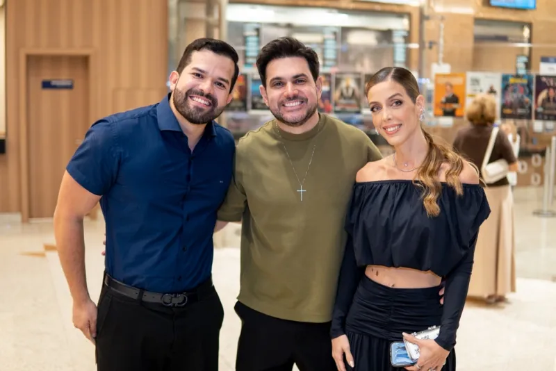 Patrimônio musical - Marcos Lessa emociona o público com espetáculo “A Voz do Ceará” no Teatro RioMar Fortaleza