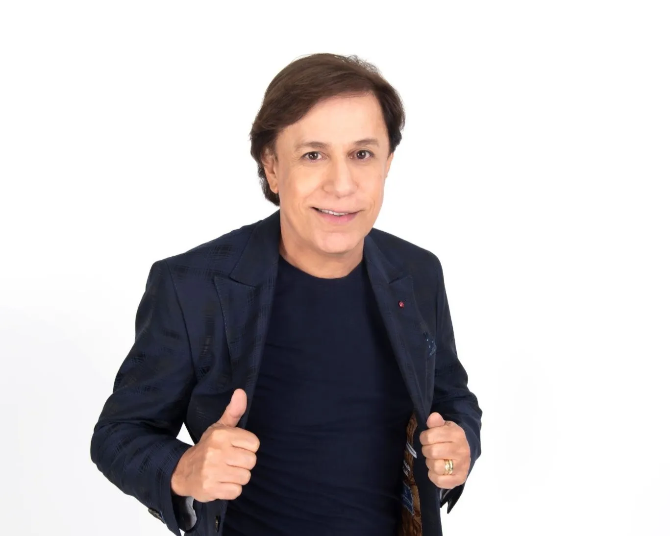 Teatro RioMar Fortaleza recebe Tom Cavalcante com a turnê “O Tom Tá ON” em duas apresentações
