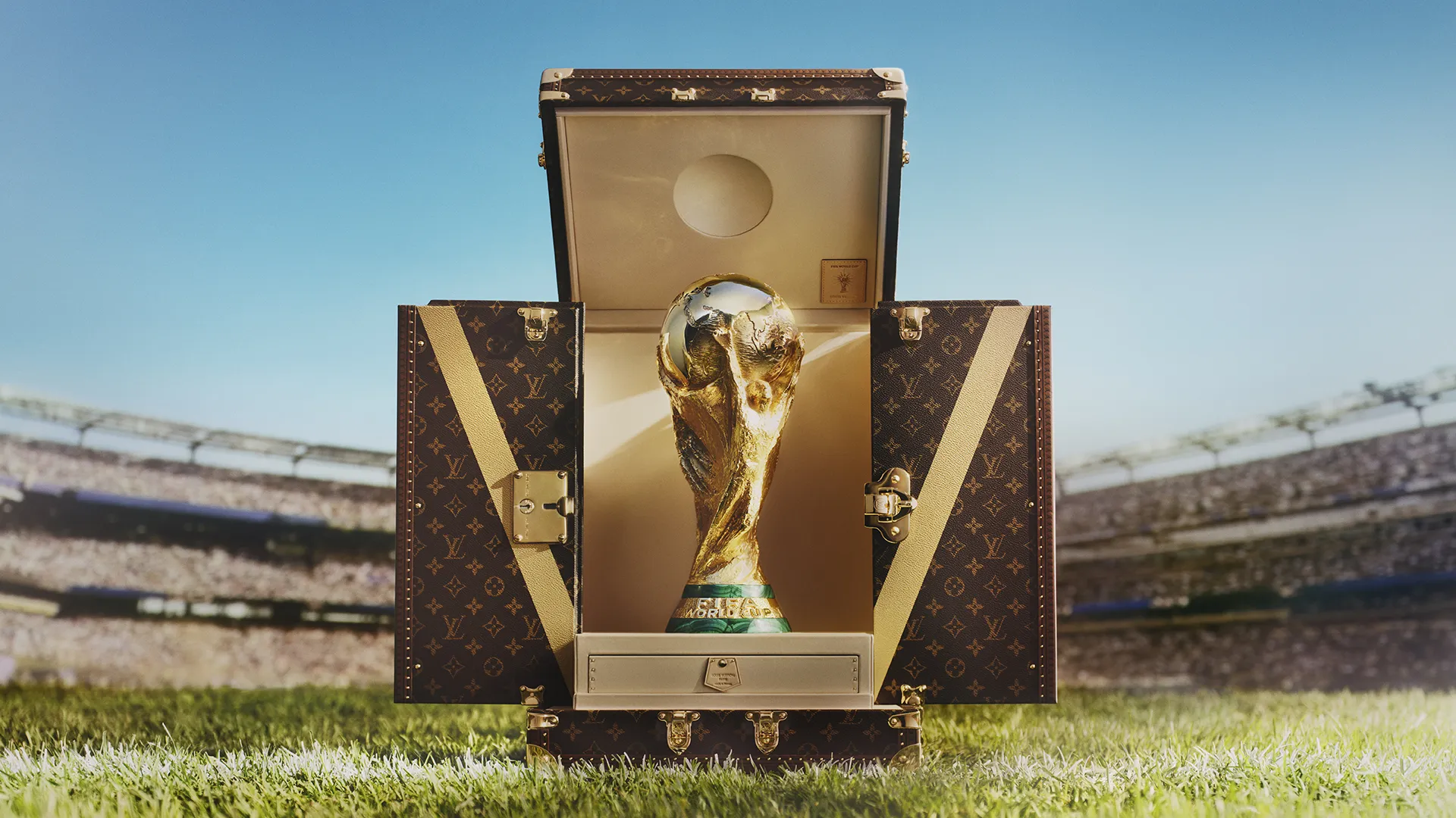 Baú oficial do troféu da Copa do Mundo de 2026 leva assinatura da Louis Vuitton