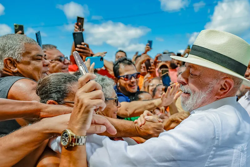 Na reta final das agendas institucionais, Lula aposta em entregas e chega à pré-campanha com cenário estável nas pesquisas