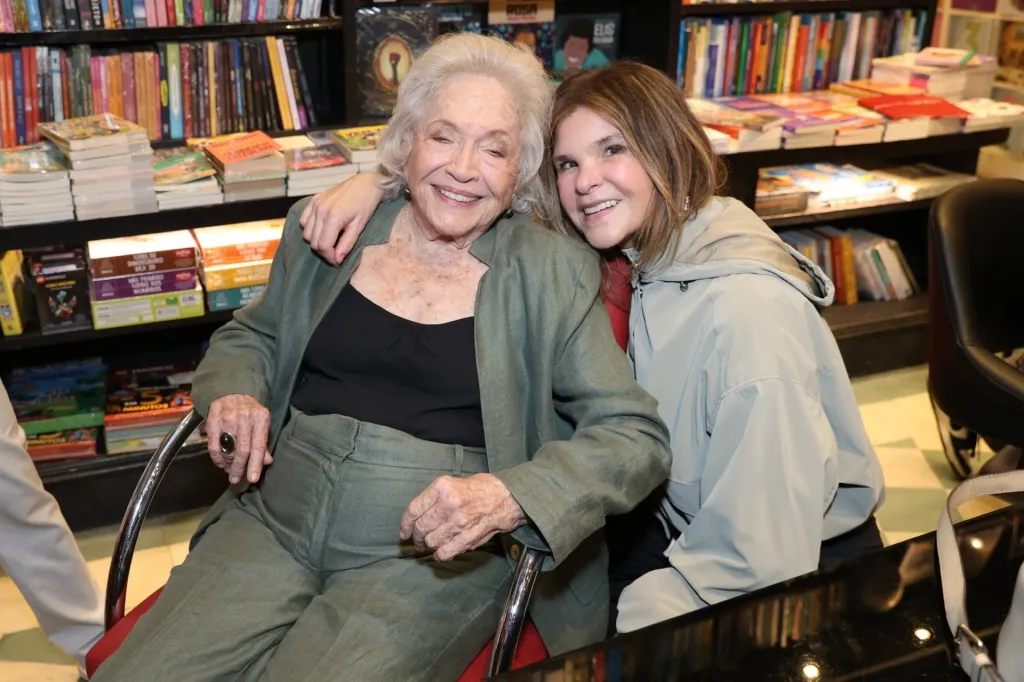 Nathalia Timberg E Cristina Oliveira
