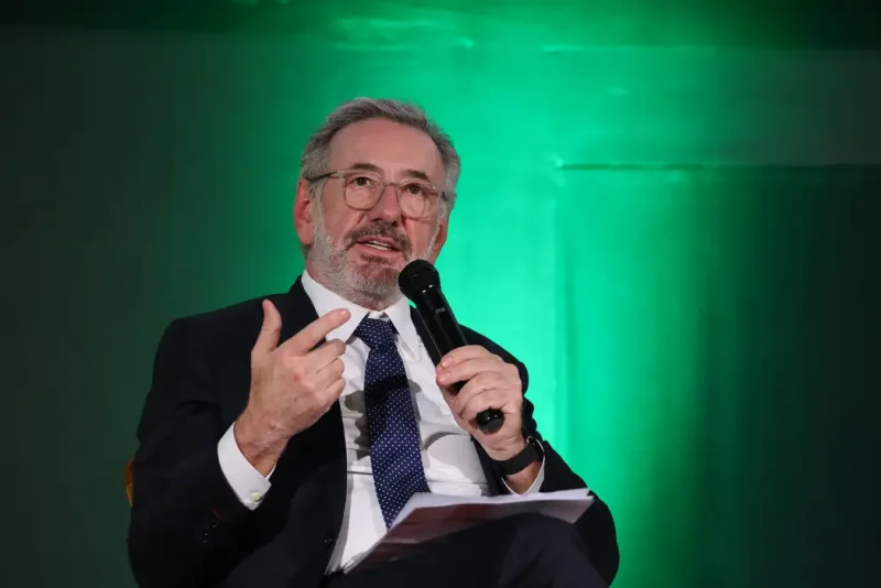 Brasil mira superávit comercial de US$ 90 bilhões com avanço em 57 mercados