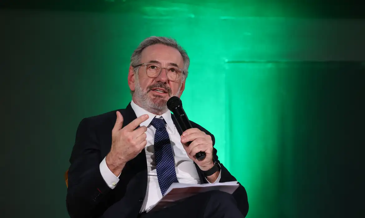 Ministro defende cautela na Lei da Reciprocidade e reforça negociação com os EUA
