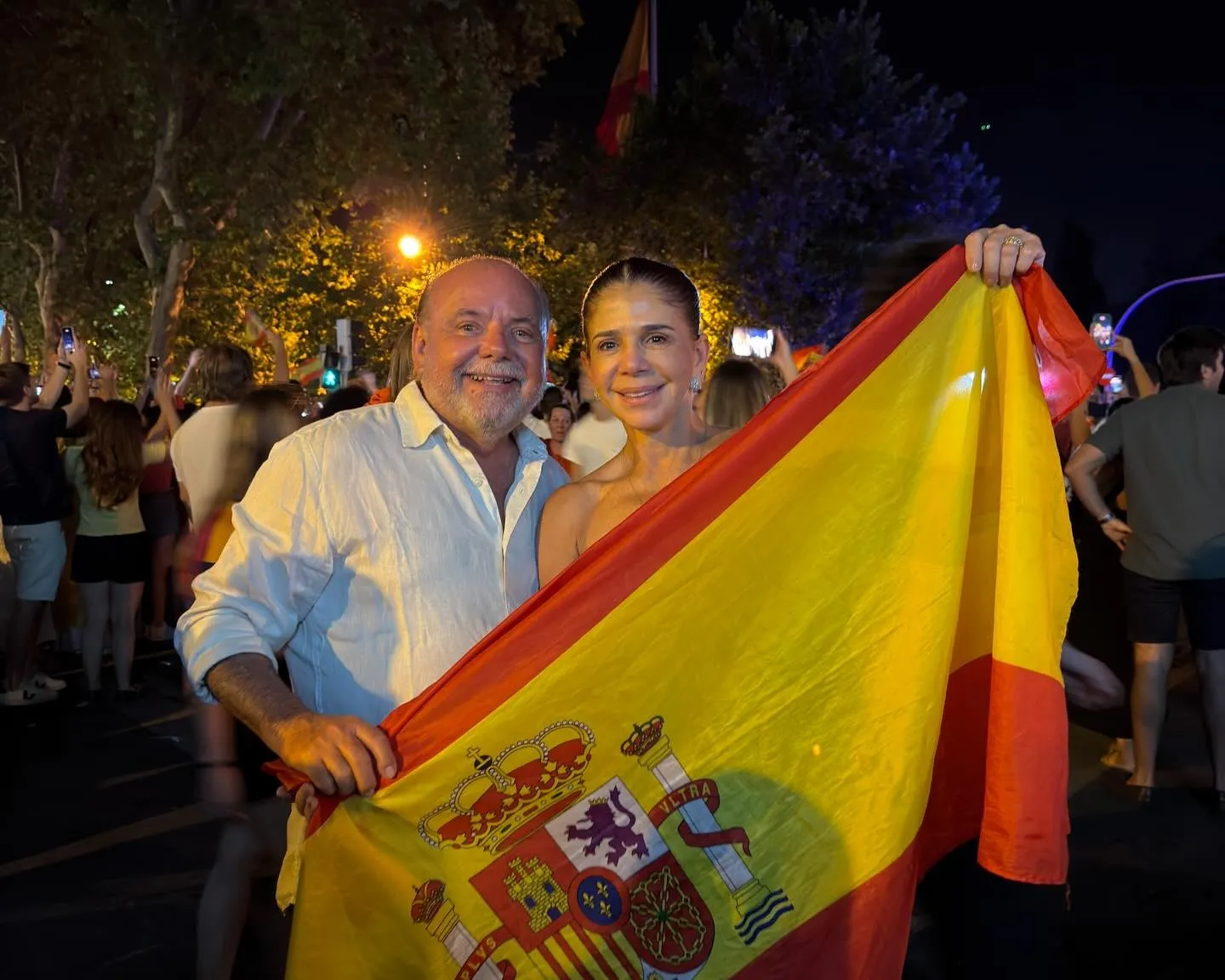 Maria Lúcia Negrão e Pedro Carapeba testemunham em Madri a festa do bicampeonato mundial da Espanha