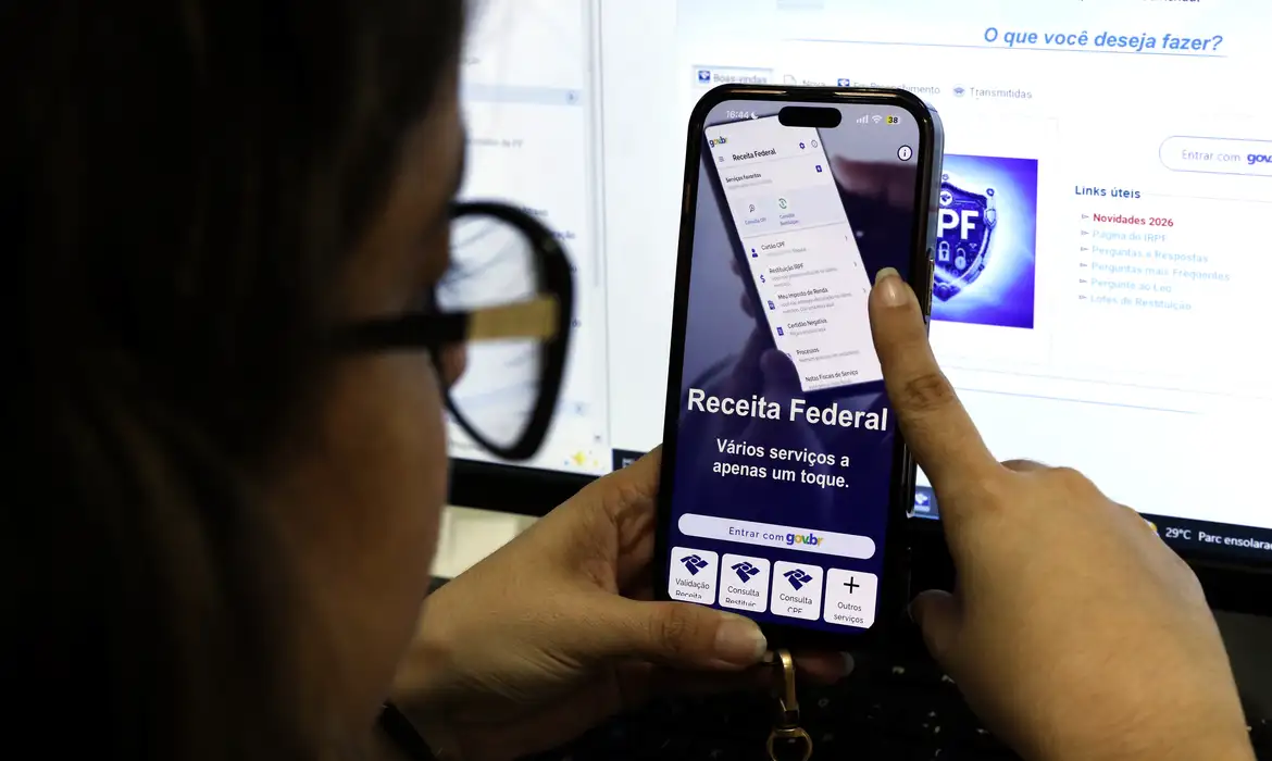 Receita paga nesta sexta-feira terceiro lote de restituição do IR 2026