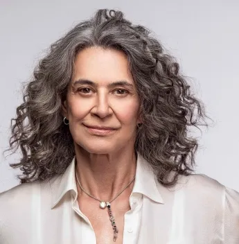 Após reabertura do Teatro Castro Alves, Simone apresenta novo espetáculo no RioMar Fortaleza