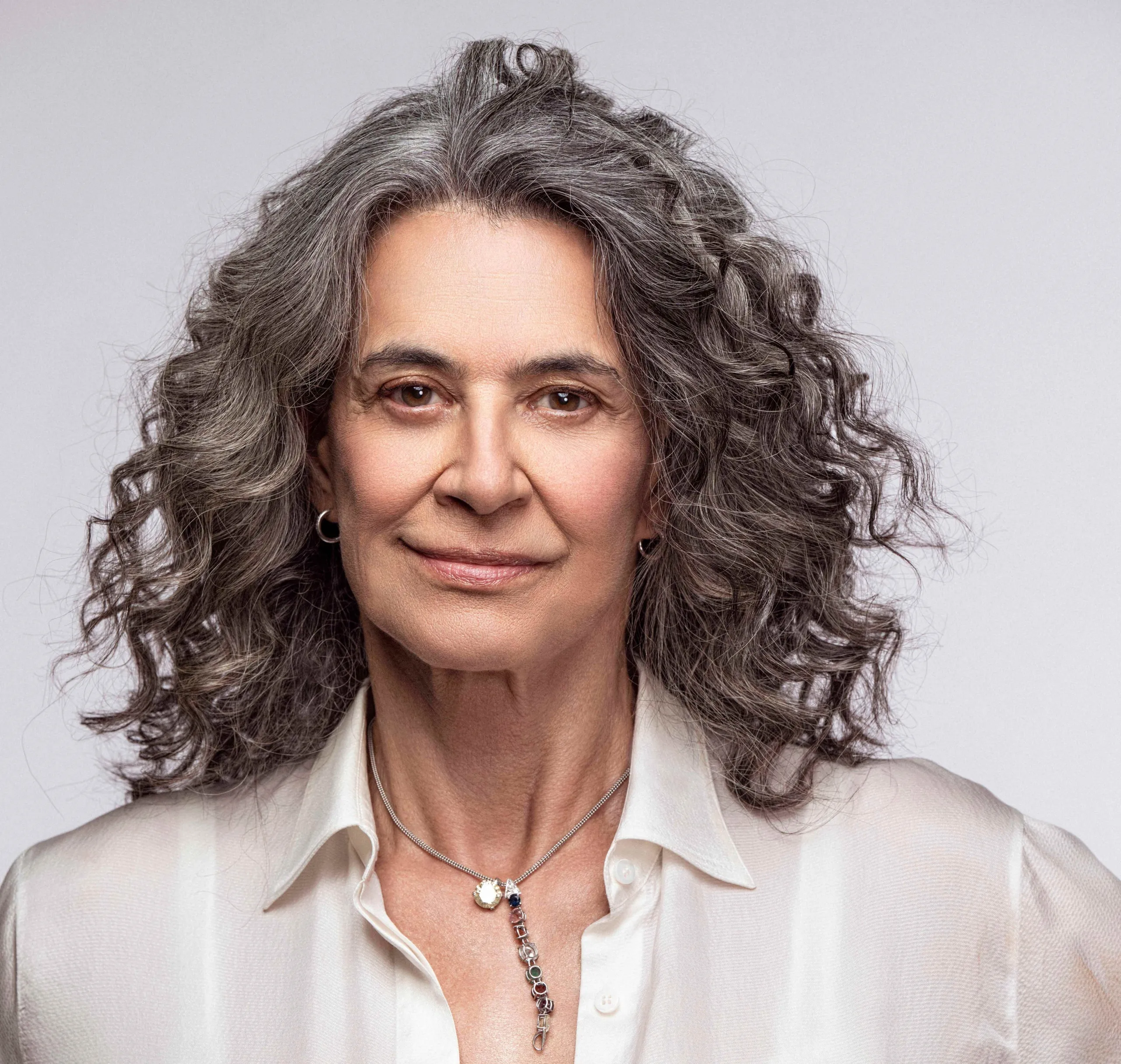 Após reabertura do Teatro Castro Alves, Simone apresenta novo espetáculo no RioMar Fortaleza
