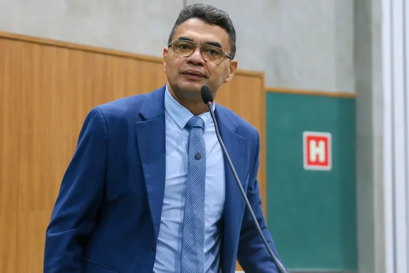 Reginauro assume vaga de Girão no Senado após migrar para o PSDB de Ciro