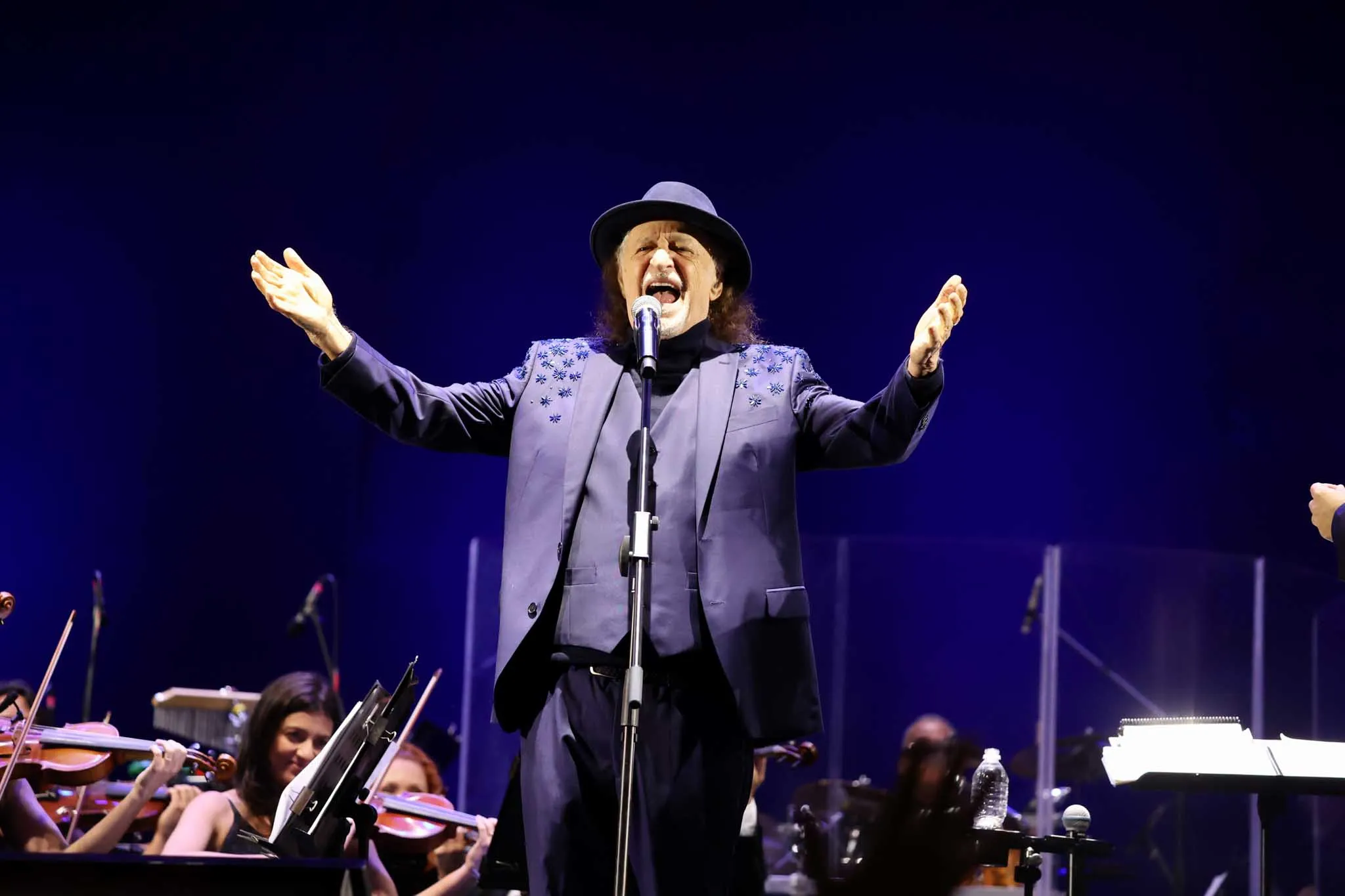 Vale Festival leva Alceu Valença e Samuel Rosa ao palco da Orquestra Ouro Preto em Copacabana