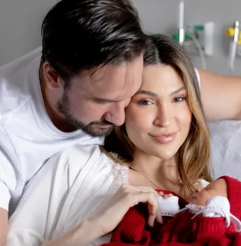 Alexia Duarte e Sérgio Castro celebram a chegada do filho Thomás e abrem álbum de fotos nas redes sociais