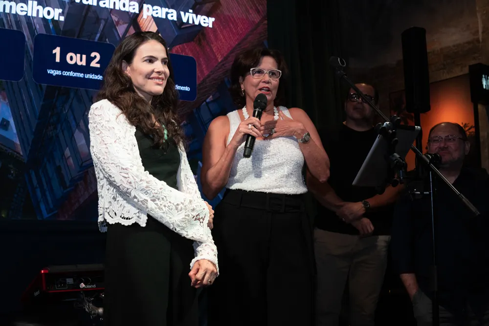 Anelise Caminha E Márcia Cavalcante (1)