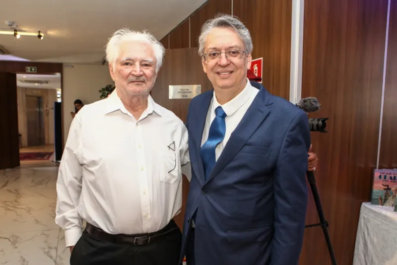 NOVO CICLO - Célio Fernando toma posse na presidência da Academia Cearense de Economia