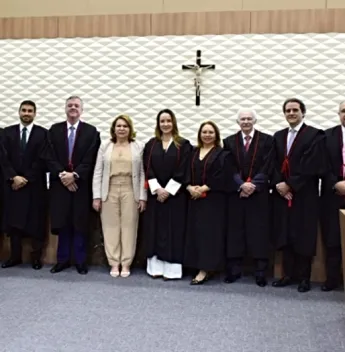 TRE-CE empossa a nova desembargadora Arsênia Parente Breckenfeld para o Pleno