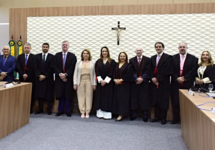 TRE-CE empossa a nova desembargadora Arsênia Parente Breckenfeld para o Pleno