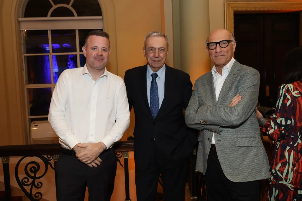 Bernardo Fellows, Dr Fernando Dionísio E Sidney Levy