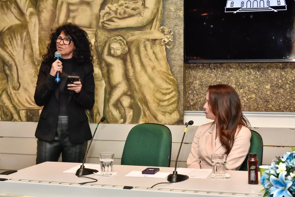 Bianca Teixeira E Paulà Pràndini