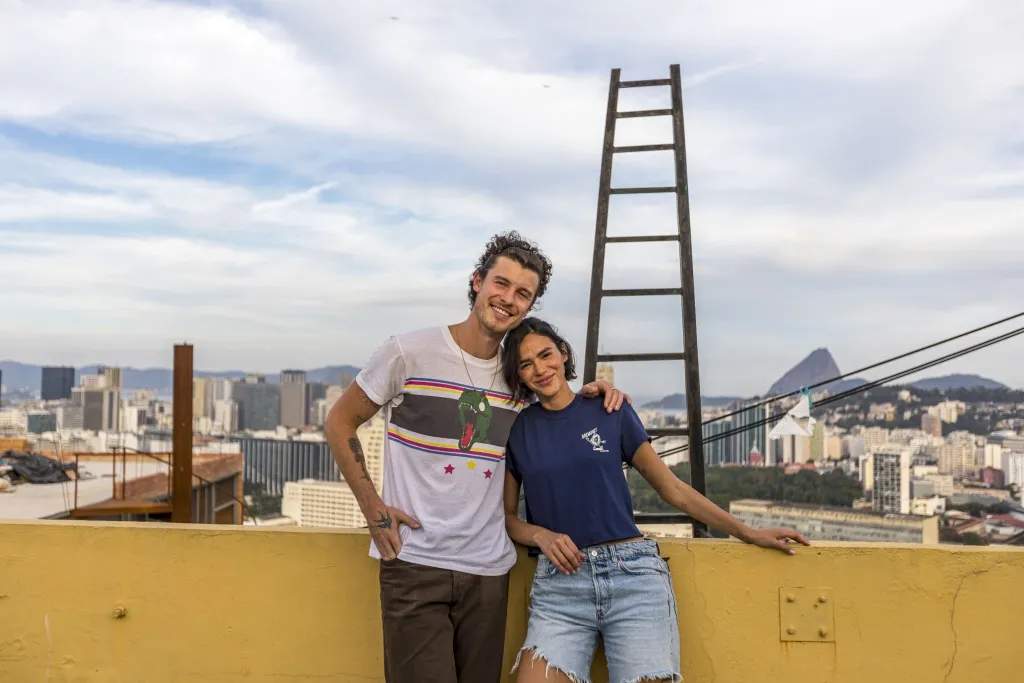 Bruna Marquezine e Shawn Mendes celebram o aniversário da atriz durante visita à Casa Amarela Providência, no Rio de Janeiro - Créditos: Maurício Hora