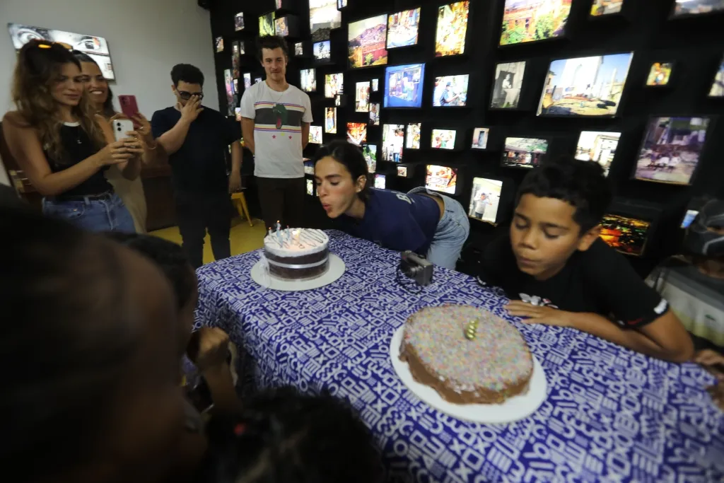 Bruna E Shawn Visitam Casa Amarela Créditos Maurício Hora (3)