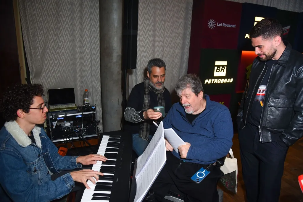 Bruno Garcia, Marcelo Rubens Paiva E O Diretor Gustavo Barchlon 647
